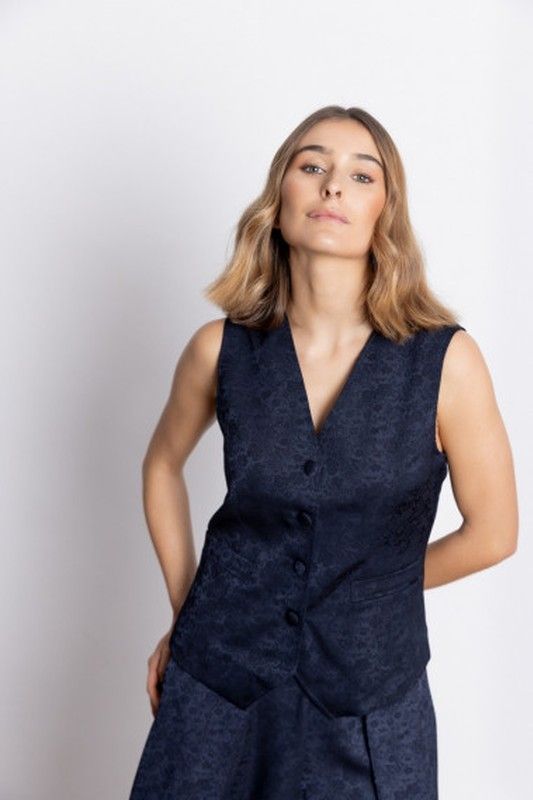 cha-lara-flory-d-chaleco-flores-bmbco-marieta-tienda-ropa-valencia-2.jpg