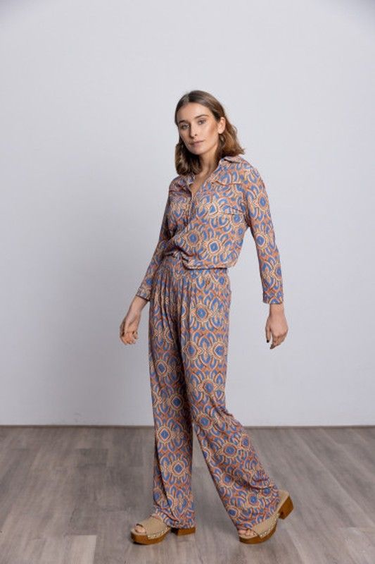 p-liliparombi-dv26-pantalon-pinzas-estampado-bmbco-marieta-tienda-ropa-valencia-3.jpg