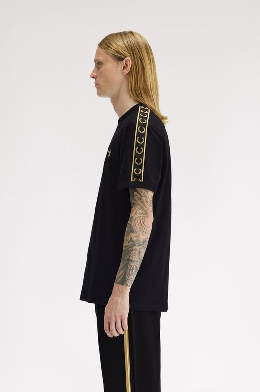 M4613-camiseta-laureles-fred-perry-marieta-tienda-ropa-valencia-2.jpg