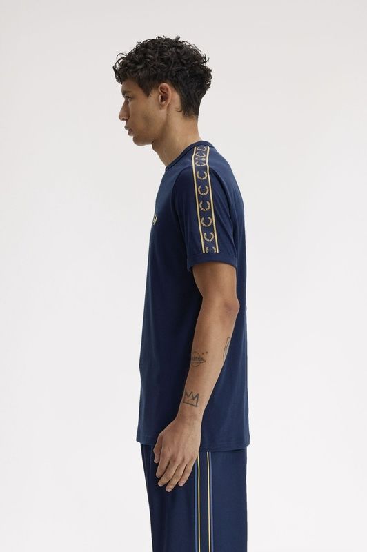M4613-camiseta-laureles-fred-perry-marieta-tienda-ropa-valencia-8.jpg