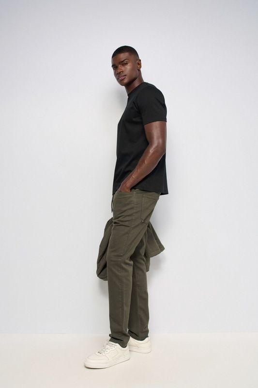 21008479-i26-vaquero-jogger-color-salsa-tienda-ropa-valencia-7.jpg