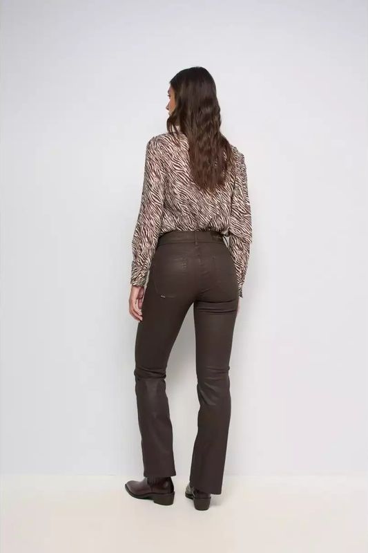 21011928-vaquero_-secret-encerado-color-salsa-jeans-marieta-tienda-ropa-valencia-2.jpg