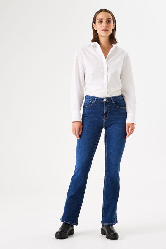 245-vaquero-acampanado-flare-garcia-marieta-tienda-ropa-valencia-1.jpg