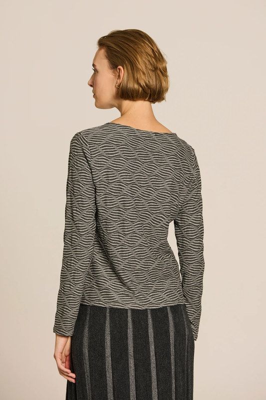 26W220481-camiseta-estampado-geometrico-escorpion-marieta-tienda-ropa-valencia-2.jpg