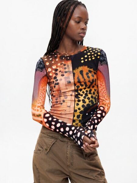 26WWTK28-camiseta-estampado-abstracto-desigual-marieta-tienda-ropa-valencia_1.jpg