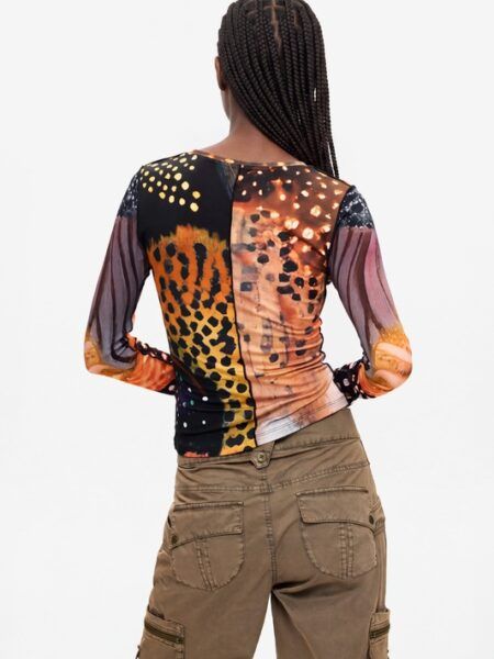 26WWTK28-camiseta-estampado-abstracto-desigual-marieta-tienda-ropa-valencia_4.jpg