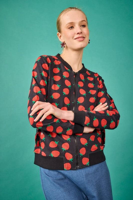 bruselas-sudadera-fresas-smile-marieta-tienda-ropa-valencia-1.jpg