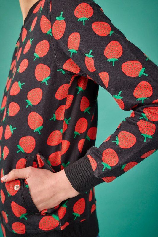 bruselas-sudadera-fresas-smile-marieta-tienda-ropa-valencia-2.jpg