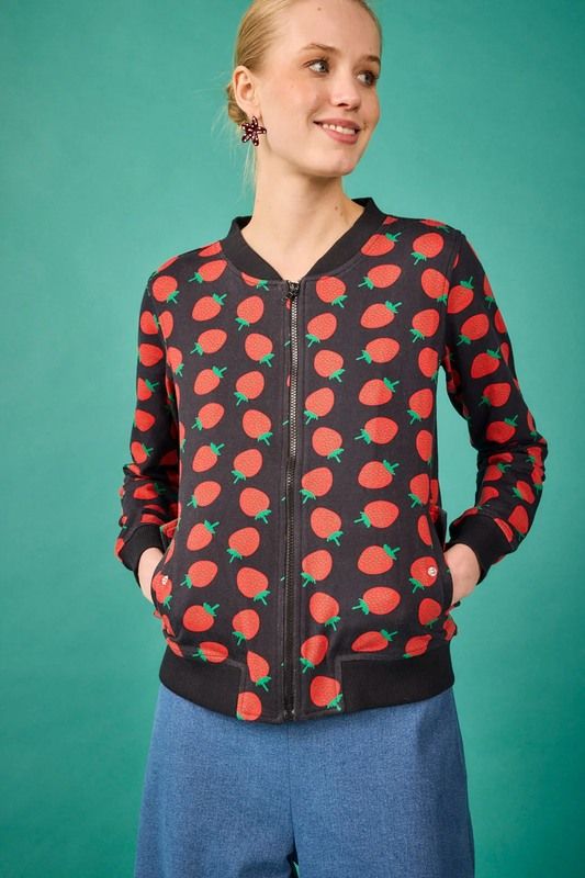 bruselas-sudadera-fresas-smile-marieta-tienda-ropa-valencia-3.jpg