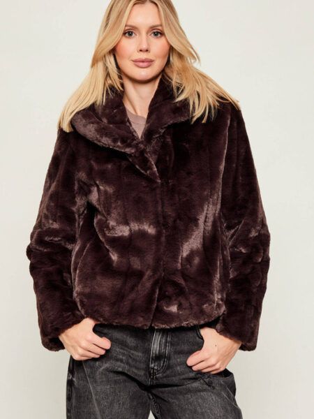 w0bl0n-wdch0-i26-chaqueton-corto-pelo-guess-marieta-tienda-ropa-valencia-1.jpg