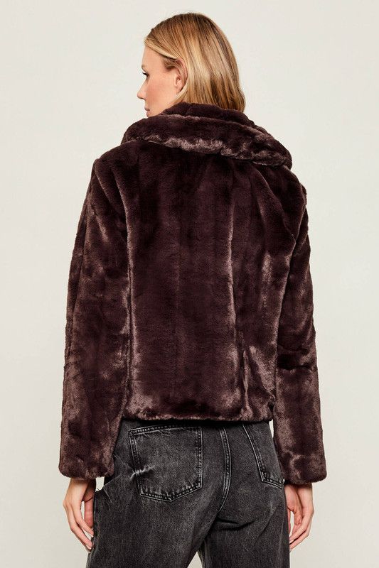 w0bl0n-wdch0-i26-chaqueton-corto-pelo-guess-marieta-tienda-ropa-valencia-2.jpg