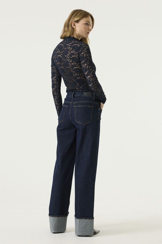 z0075-camiseta-encaje-garcia-marieta-tienda-ropa-valencia-2.jpg