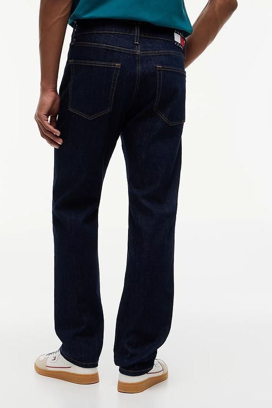 DM0DM22187-vaquero-ryan-recto-tommy-jeans-marieta-tienda-ropa-valencia-4.jpg