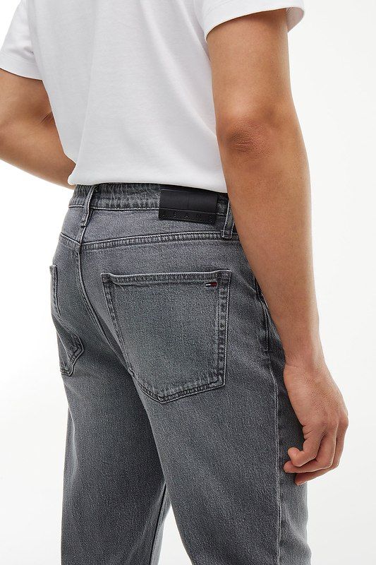 DM0DM23473-vaquero-ryan-gris-tommy-jeans-marieta-tienda-ropa-valencia-3.jpg