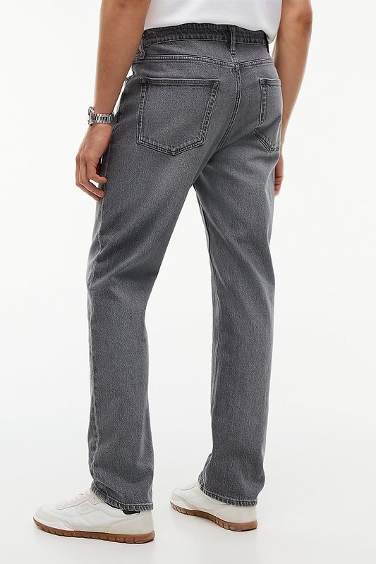 DM0DM23473-vaquero-ryan-gris-tommy-jeans-marieta-tienda-ropa-valencia-5.jpg