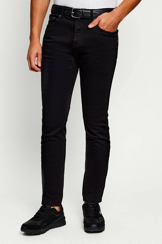DM0DM23478-vaquero-scanton-negro-tommy-jeans-marieta-tienda-ropa-valencia-1.jpg