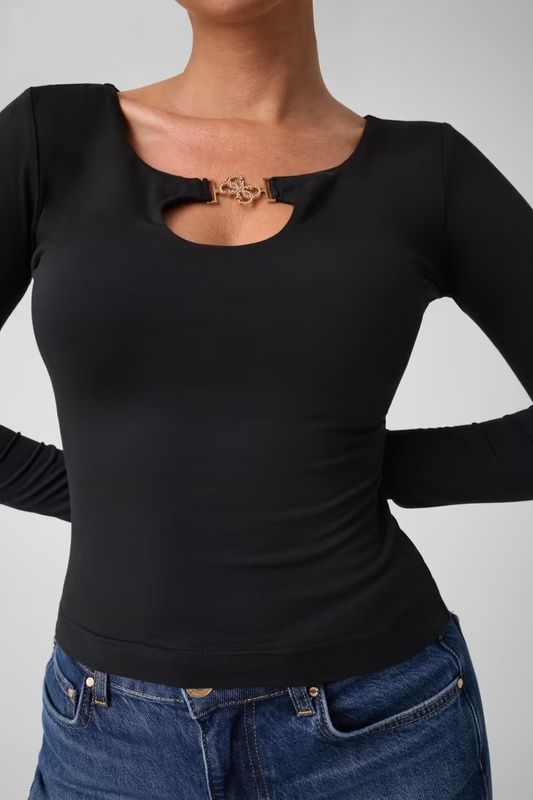 W6BP27K6288-camiseta-lisa-hebilla-guess-marieta-tienda-ropa-valencia-6.jpg