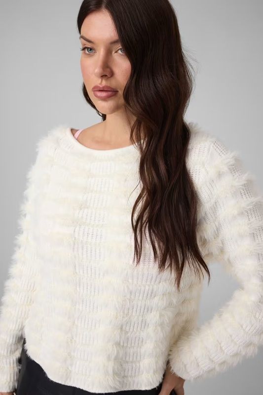 W6BR59Z1564-sueter-pelo-guess-marieta-tienda-ropa-valencia-6.jpg